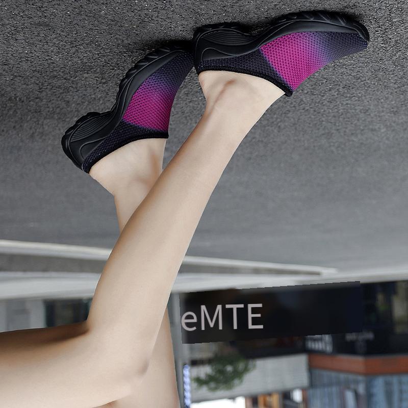 Đảm bảo chất lượng giày vải nữ giày ngoài trời phù hợp với giày lưới màu đỏ giày công sở nhẹ