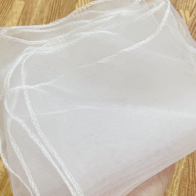 Khăn Voan Màu Trắng Che Bụi Cho Bé Loại To - KT 70x70cm