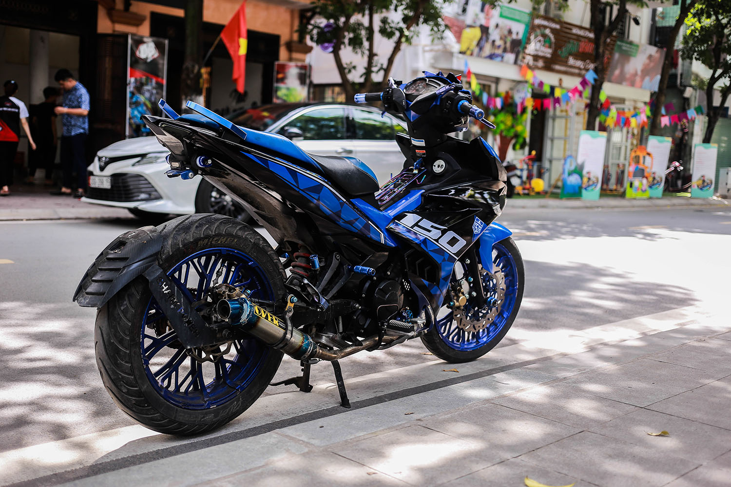 Tem trùm Exciter 150 Black Blue Camou