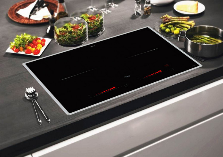  Bếp từ Canzy CZ 702IP với thiết kế sang trọng