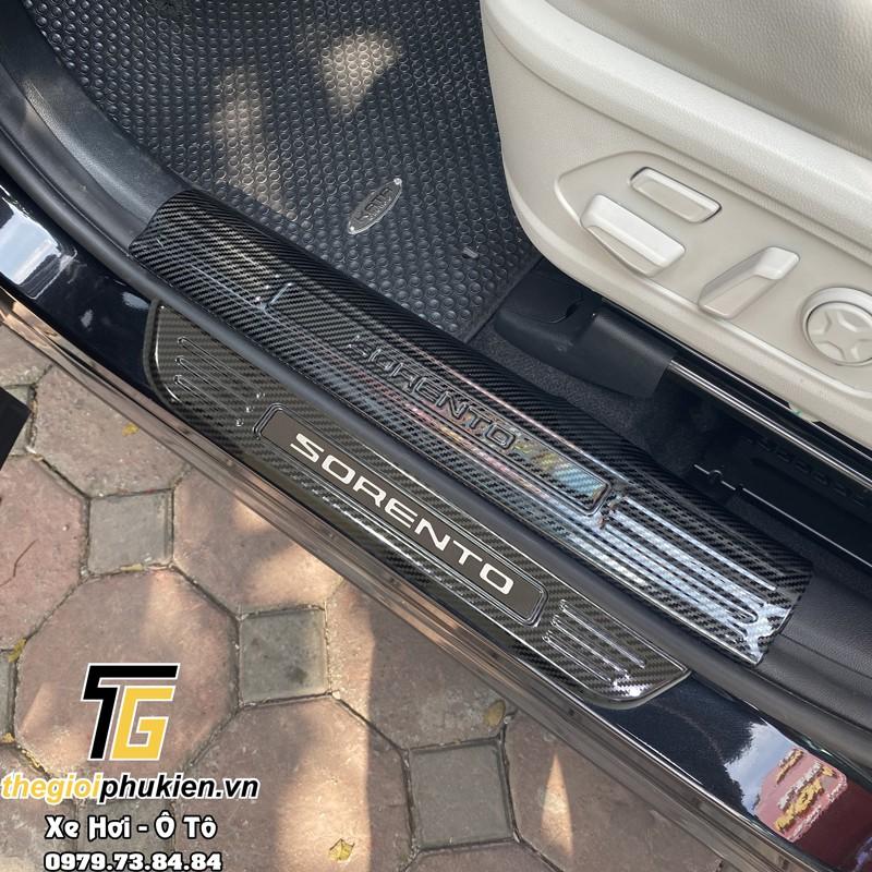 Bộ Ốp bậc cửa, Nẹp bước chân Kia Sorento 2021 vân Carbon