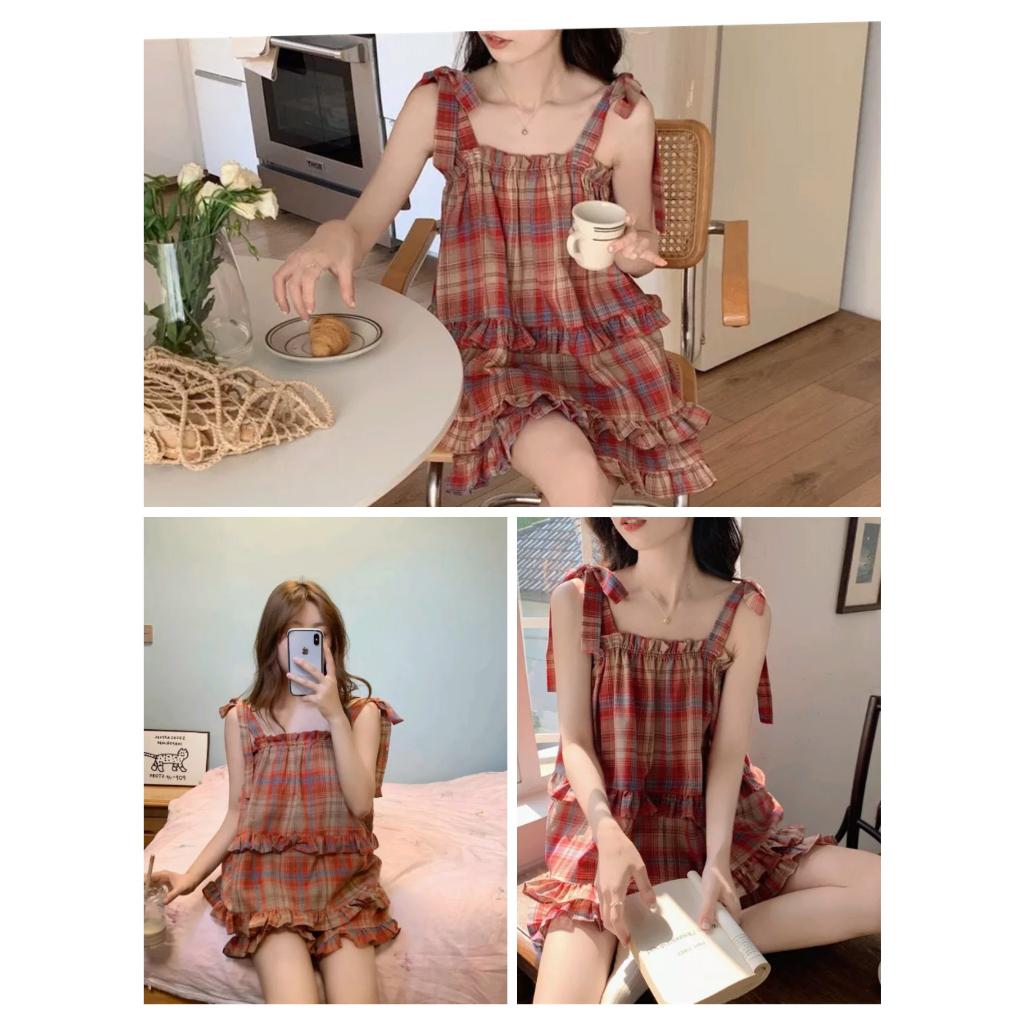 Bộ Áo 2 Dây Kẻ Nữ Bản To Kèm Quần Short Vải Thô Đũi Viền Bèo