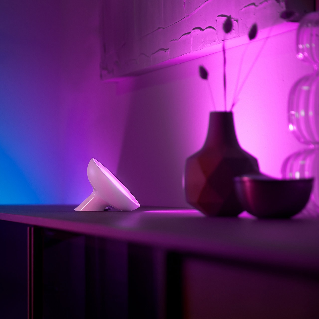 Đèn bàn Philips Hue Bloom White and Color Ambiance Bluetooth Version - Hàng Nhập Khẩu