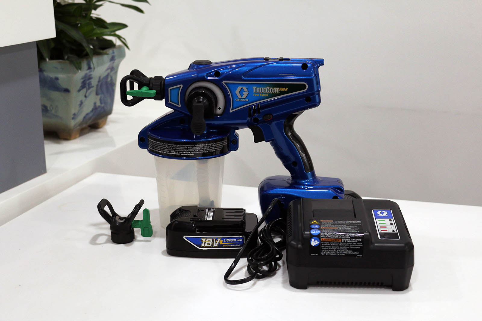 Máy phun sơn Graco TrueCoat Pro-X