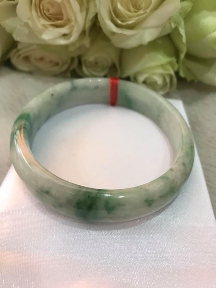 VÒNG NAM ĐÁ CẨM THẠCH TỰ NHIÊN  BẢN HẸ LÝ A SỊN 61MM CAO 13,9MM MÀU TRẮNG TRONG XANH LÁ VÂN NAM 70KG TỚI 85KG