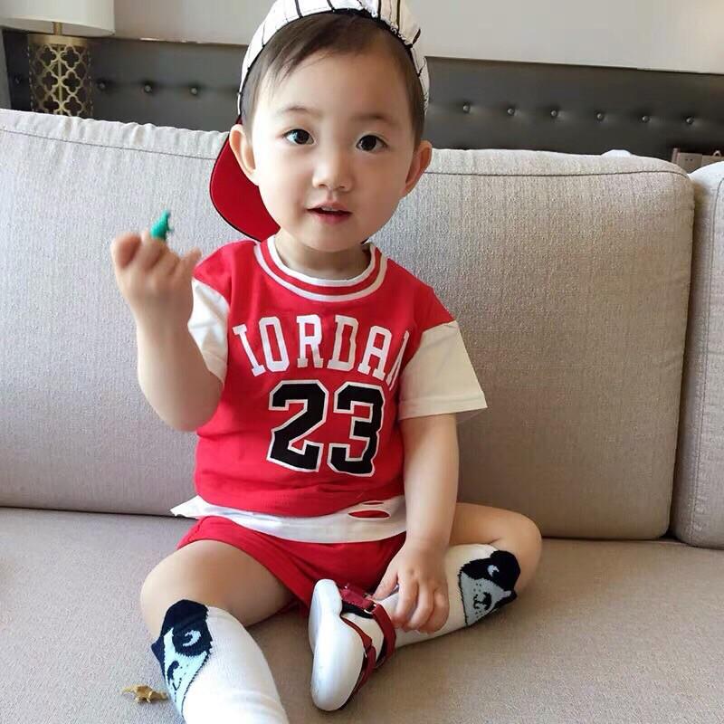 Bộ thể thao cho bé trai 8-17kg có 2 màu đỏ và đen