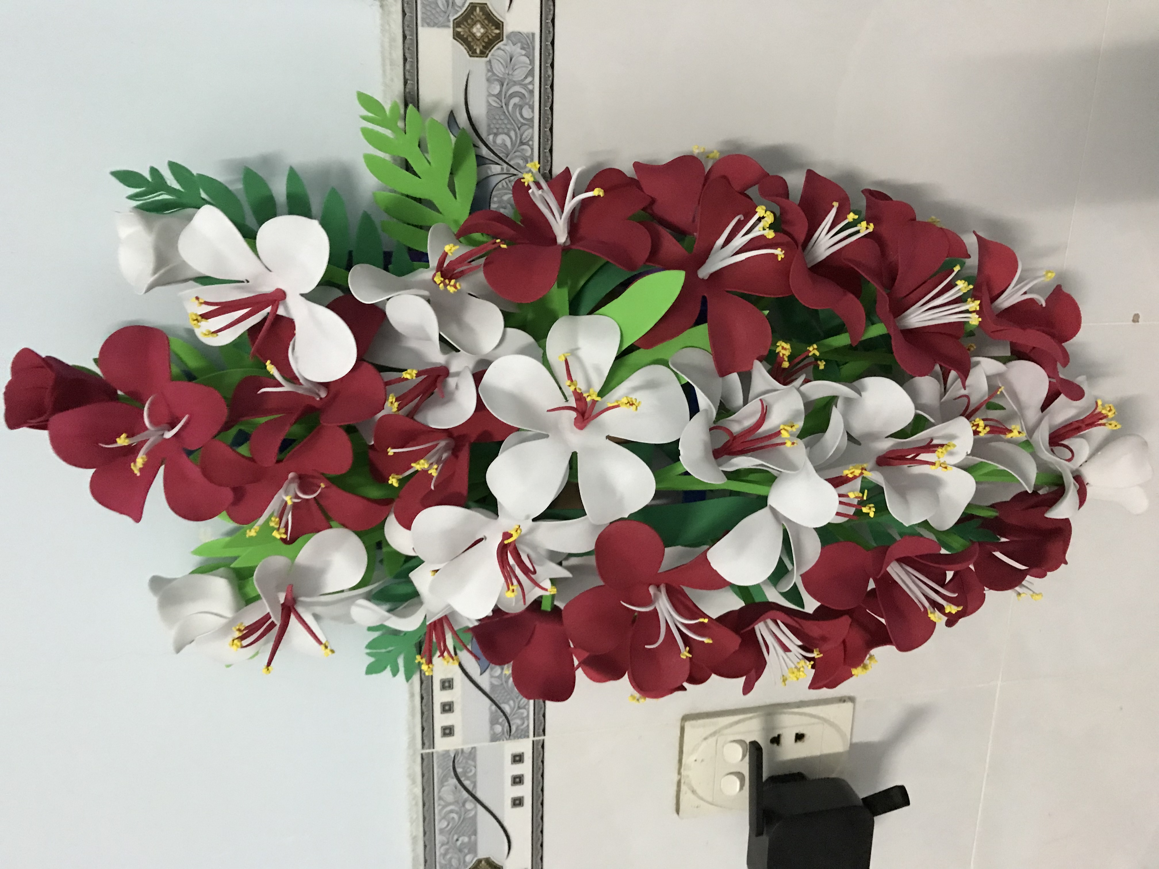 Hoa trang trí lớp