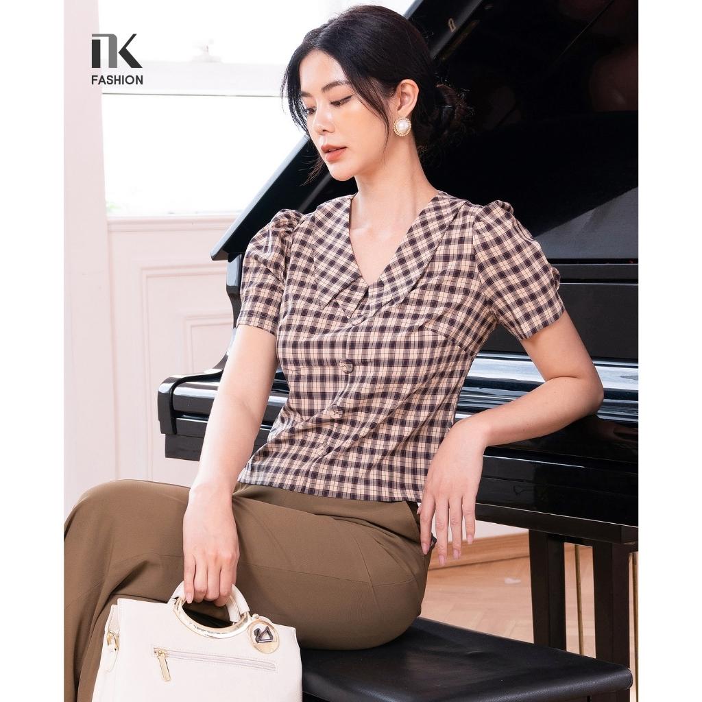 Áo Sơ Mi Nữ Công Sở Cộc Tay NK Fashion Họa Tiết Kẻ Thiết Kế Cổ Kẹp Cúc Bọc, Chất Liệu Nhập Hàn Cao Cấp NKFSM2205006