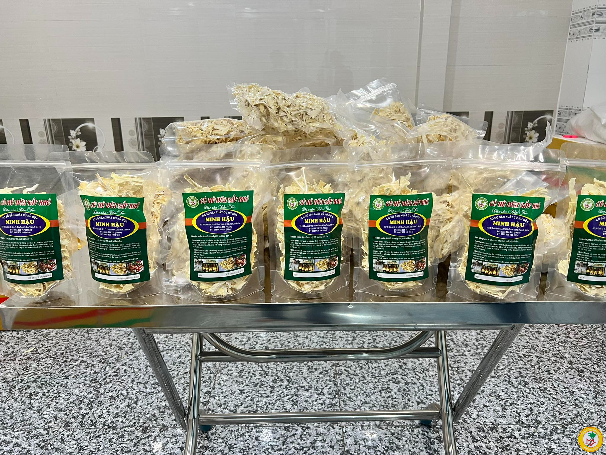 Củ Hủ Dừa Sấy Khô Đặc Sản Bến Tre Túi Zip 100Gr