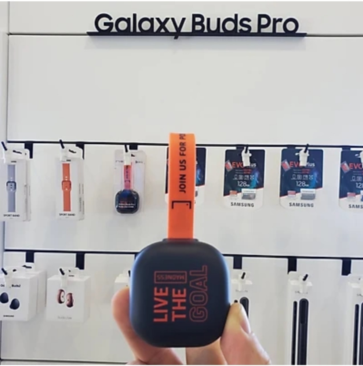 Ốp Samsung cho Buds 2 Pro , Buds 2, Buds Pro &amp; Buds Live - Hàng Chính Hãng - Màu đen
