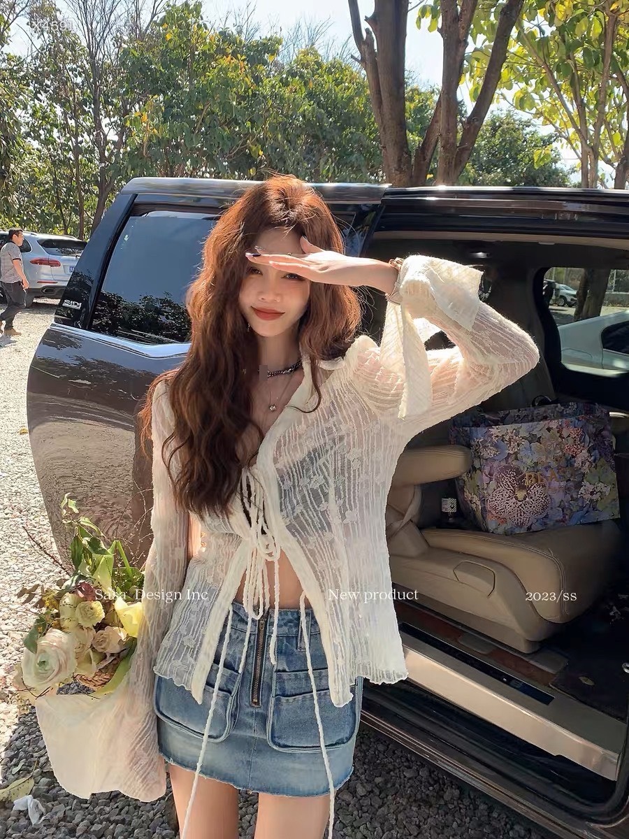 ÁO LƯỚI KIỂU CỔ SƠ MI BUỘC DÂY ÔM BODY TAY DÀI LOE + ÁO CROPTOP BRA THUN DÂY ĐEN CƠ BẢN ĐI TIỆC ĐI CHƠI DẠO PHỐ ĐI BIỂN
