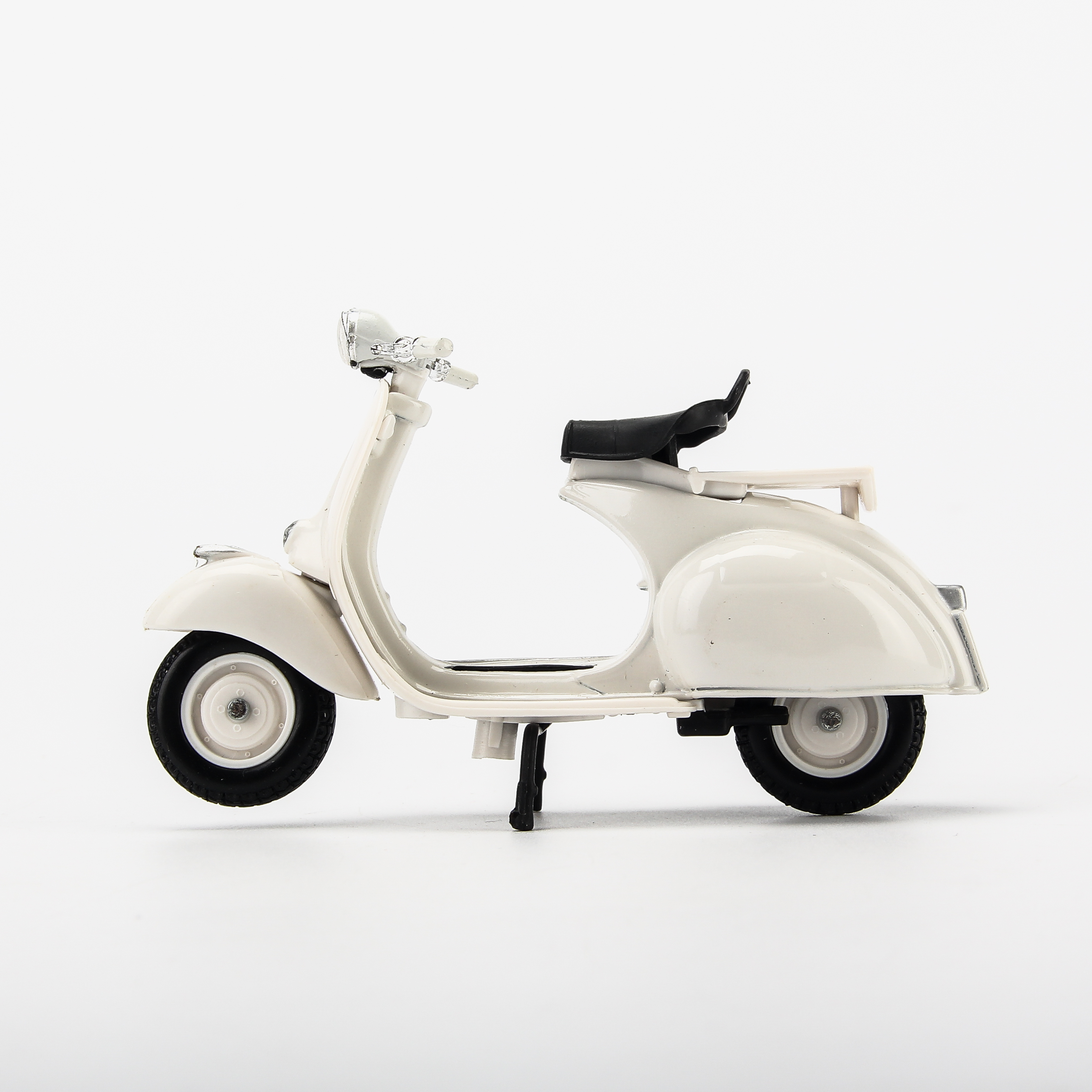 Mô hình xe Vespa 150 1956 1:18 Maisto 20-03134