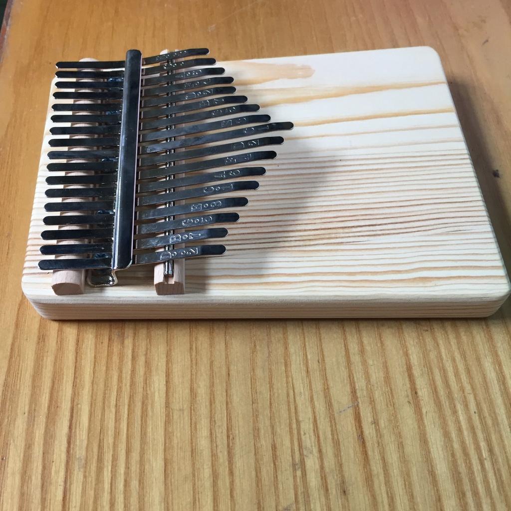 Đàn Kalimba 17 phím gỗ thông nguyên khối K129