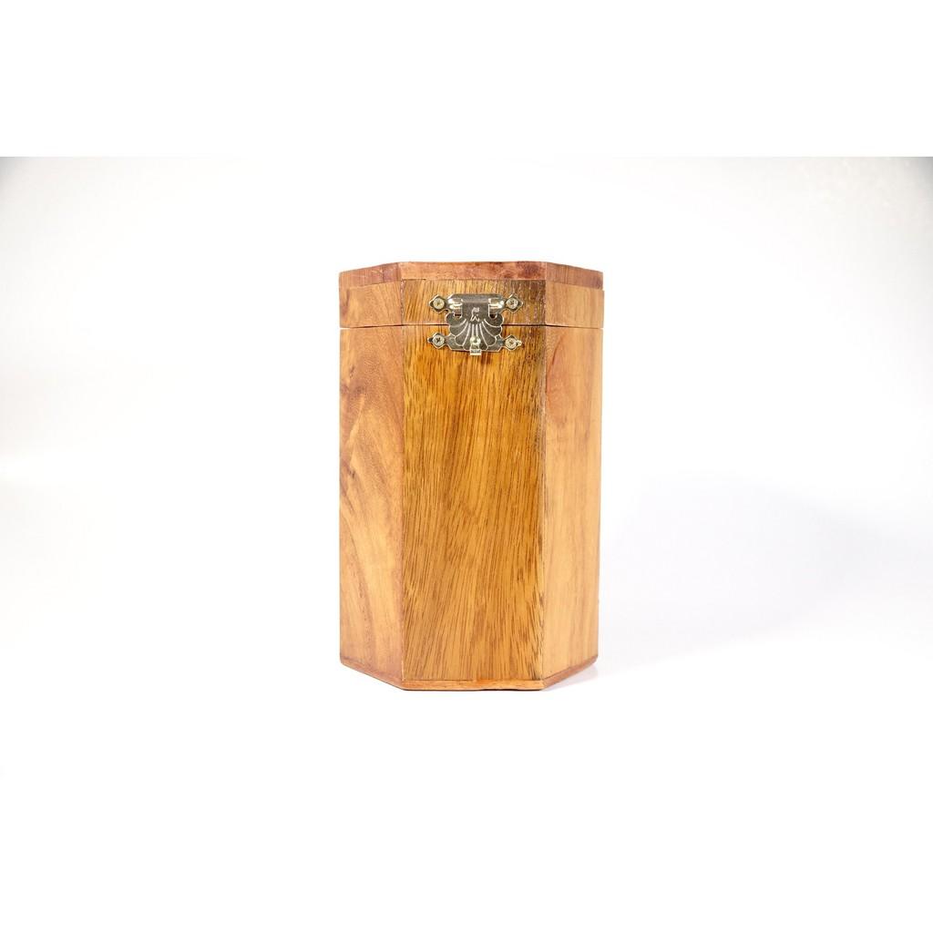 Ống tăm gỗ hương CÔ GÁI ống đựng tăm lục giác có nắp mở - Cao 8cm