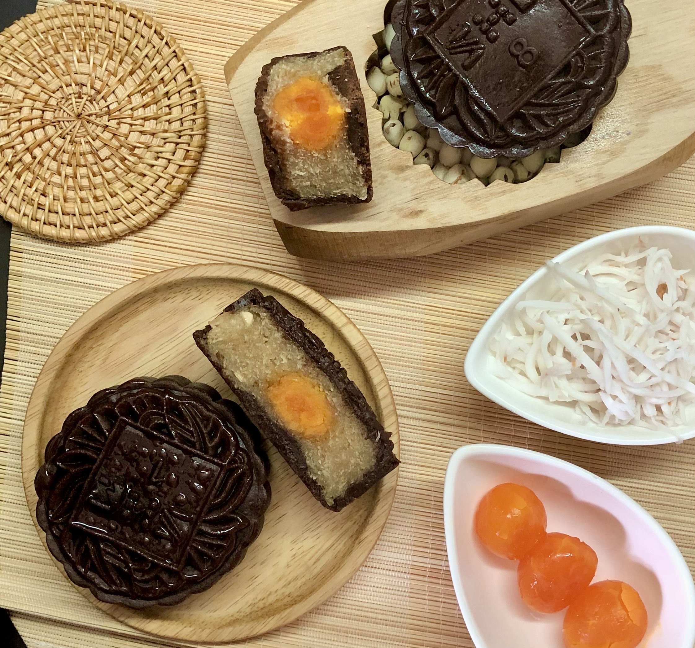 Bánh trung thu sô cô la 2023 - Nhân Dừa non - SHE Chocolate - Món quà sức khỏe dành tặng người thân - Trung thu 2023
