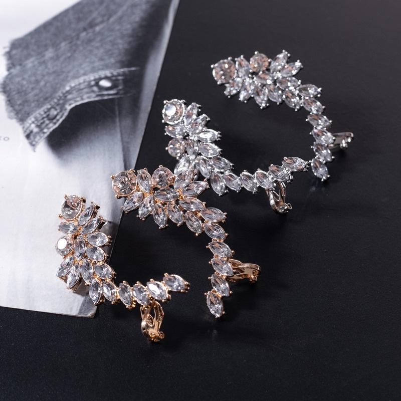 Hoa tai đính đá gài nhiều mẫu cá tính - Bông tai đá phong cách âu mỹ - Arora Boutique
