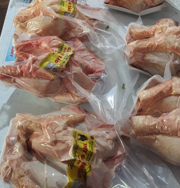 - Gà trống thịt Loại 2 -1kg
