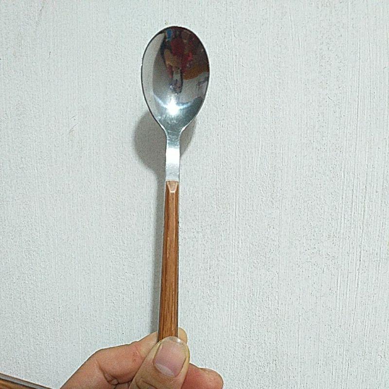 Thìa dĩa inox phong cách Hàn Quốc cán màu gỗ sang trọng