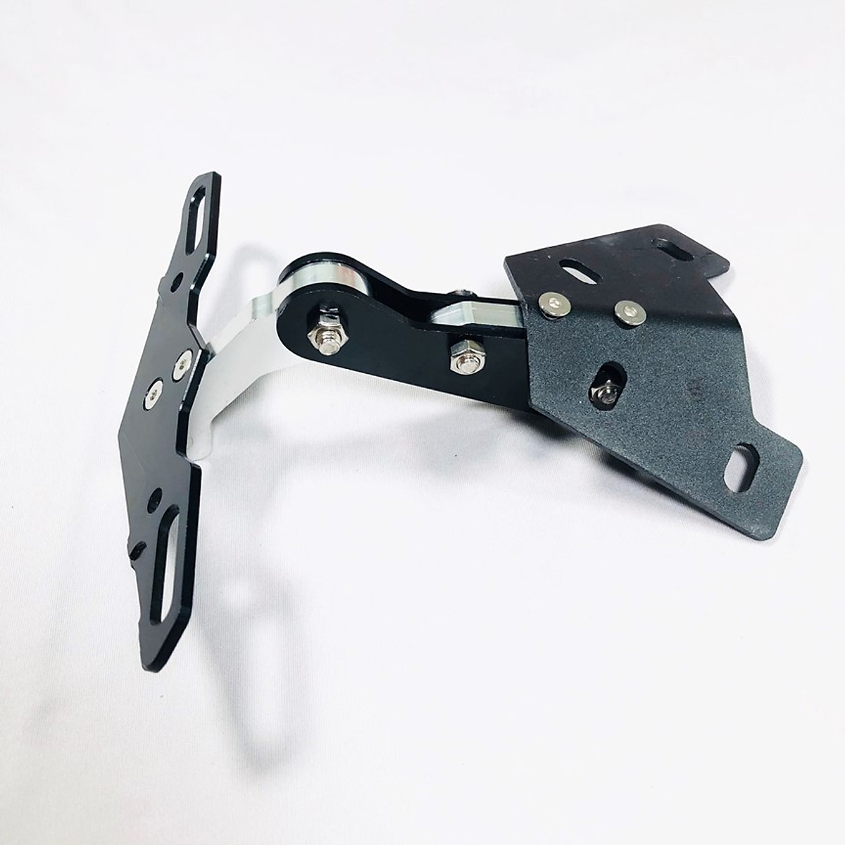 Pát biển số gập CNC kiểu cánh dơi Exciter 150