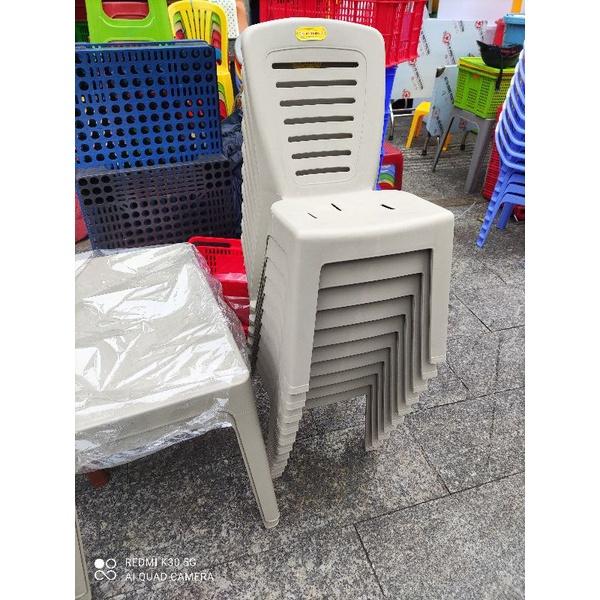 Ghế dựa nhỏ màu nâu và màu xám mới nhất