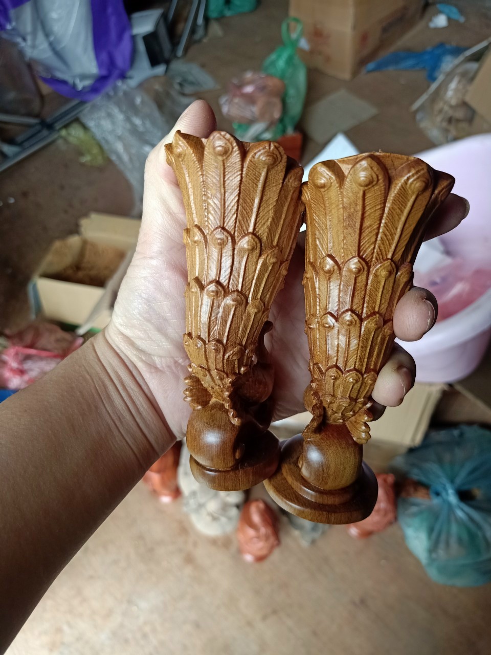 Đôi chim cắm hoa tranh trí nghệ thuật bằng gỗ bách xanh thơm nức kt cao 25×10×9cm