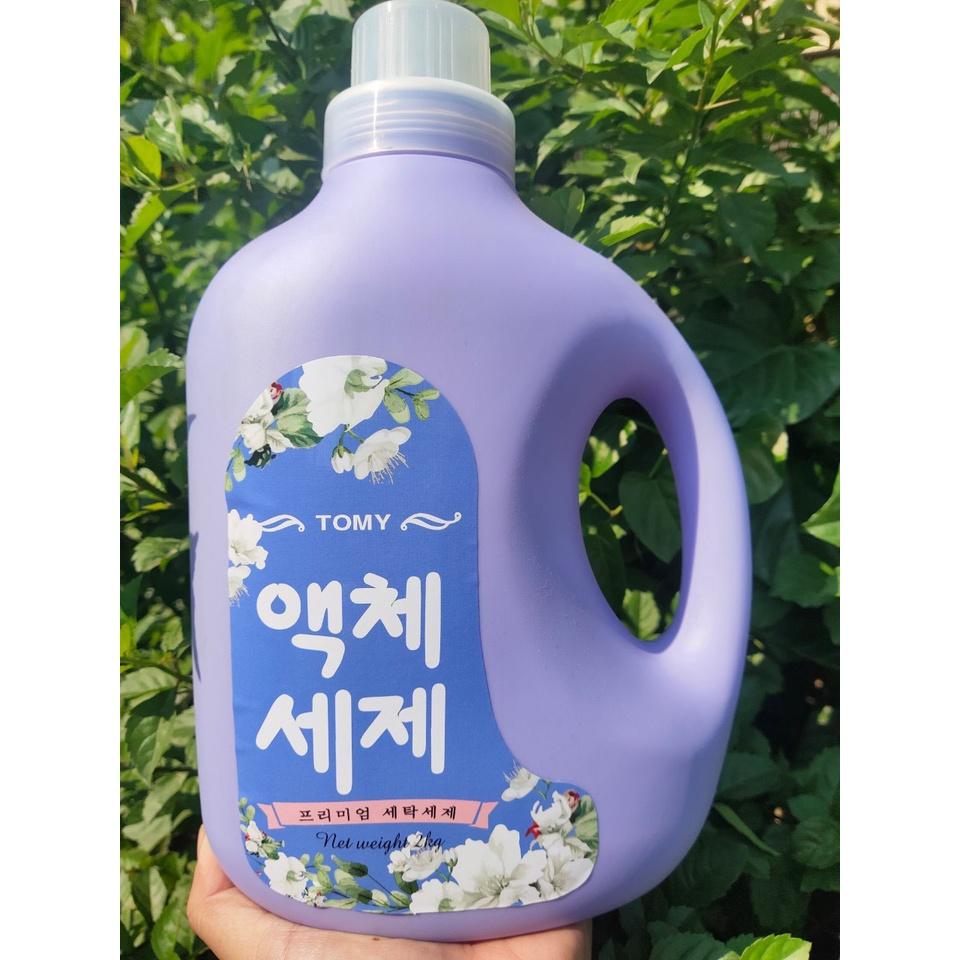 Nước giặt tomy hương hoa siêu lưu hương siêu đậm đặc (chai 2000ml)