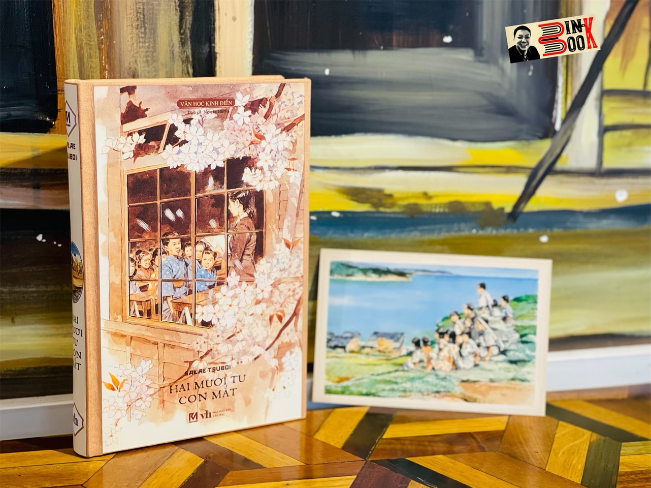 (Bìa lụa tơ tằm in 200 cuốn tặng kèm 1 bookmark và 1 postcard) HAI MƯƠI TƯ CON MẮT- Sakae Tsuboi – Nguyễn Hải Hà dịch – Phuc Minh Books – NXB Văn Học