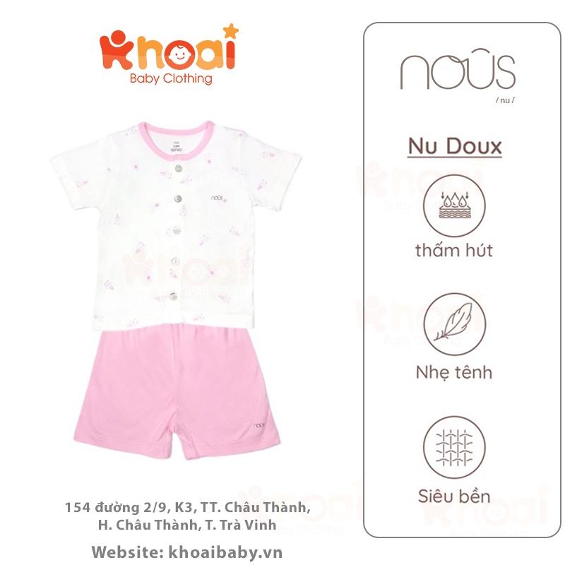 Bộ cài thẳng cộc Nous trắng hồng họa tiết - Chất liệu Nu Doux 95% cotton thiên nhiên