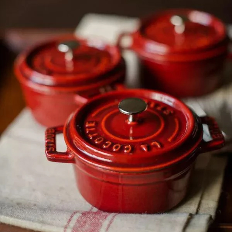 Nồi gang tròn Staub đỏ lựu 10cm