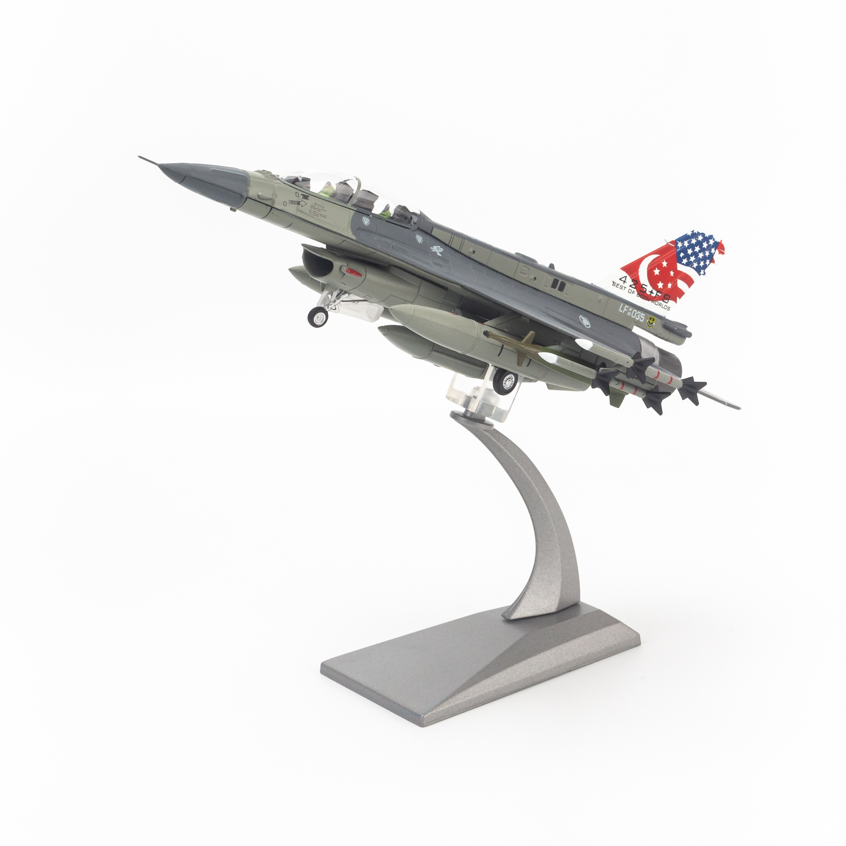 Mô hình máy bay chiến đấu F16D US Air Force 1:100