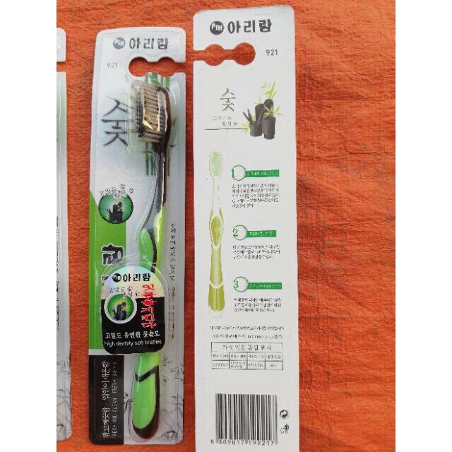 Bàn chải đánh răng Hàn Quốc than tre hoạt tính 921