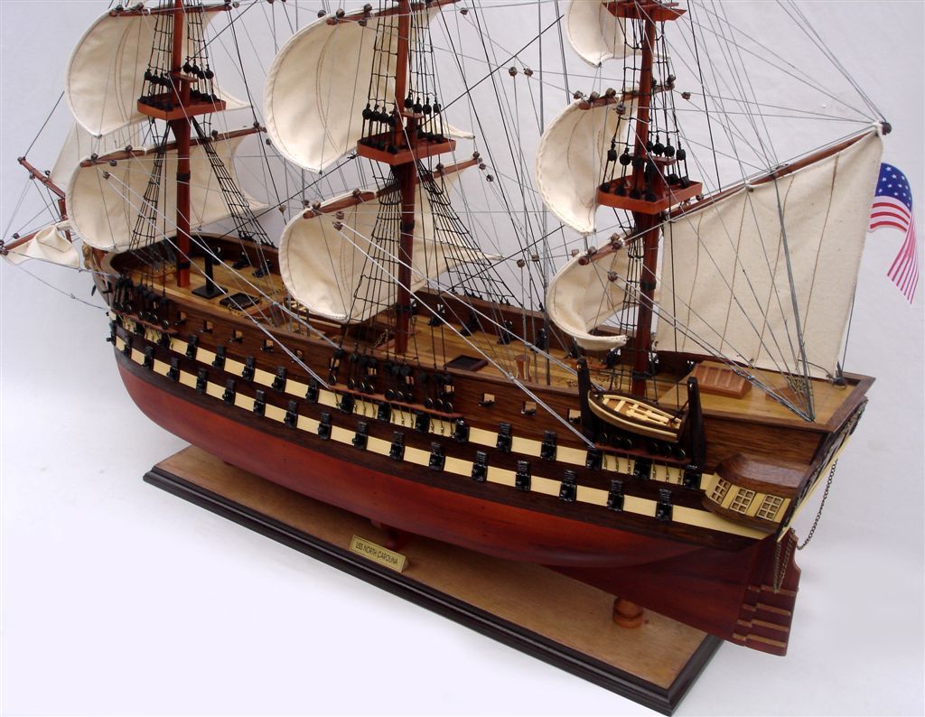 Thuyền buồm gỗ USS North Carolina dài 97cm