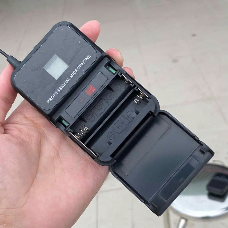 Micro Đeo Tai Đầu Thu MTMAX AKM44 PLUS – Kèm 4 Micro Đeo Tai, Khả Năng Thu Phát Đến 120m Bảo Hành 12 Tháng Thiết Kế 4 Kênh Tần Số Độc Lập, dùng âm thanh sự kiện, trường học hàng nhập khẩu