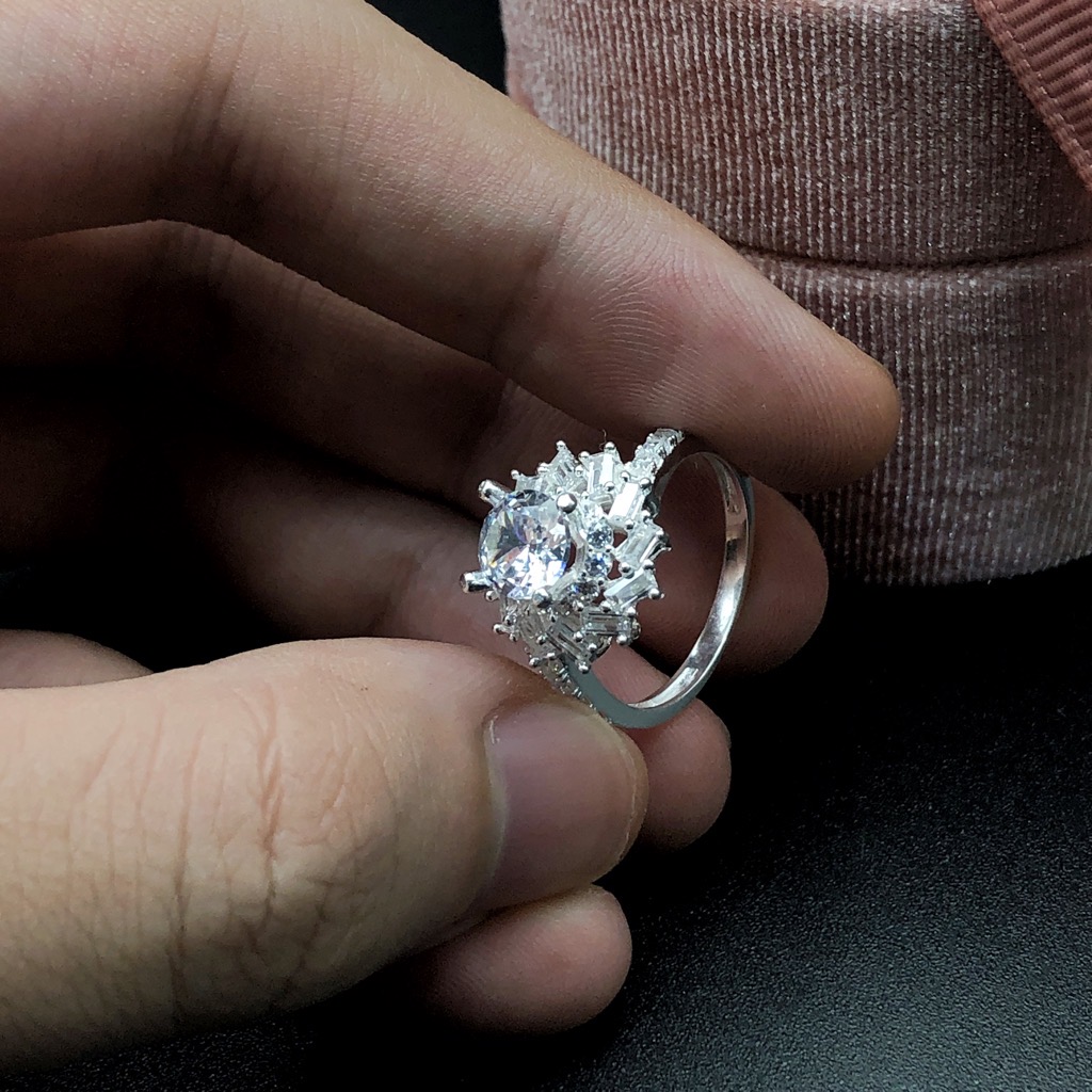 Nhẫn Nữ Đính Đá Chính Hãng Bạc Hiểu Minh NU502