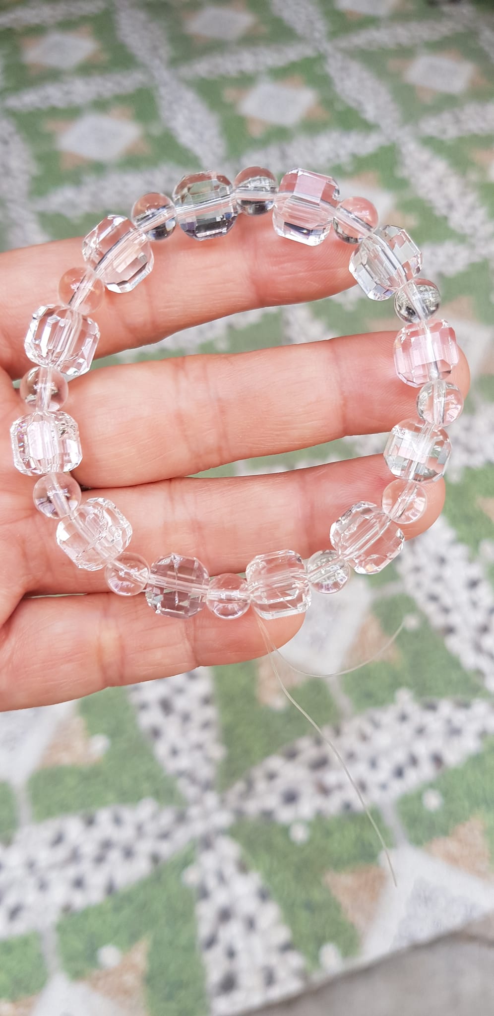 Vòng tay phong thuỷ nữ đá thạch anh trắng trong tự nhiên kiểu vuông giác tròn Size hạt vuông 10mm hạt tròn nhỏ 6mm Nữ mệnh kim mệnh Thủy đeo hợp may mắn tốt sức khoẻ công việc ạ