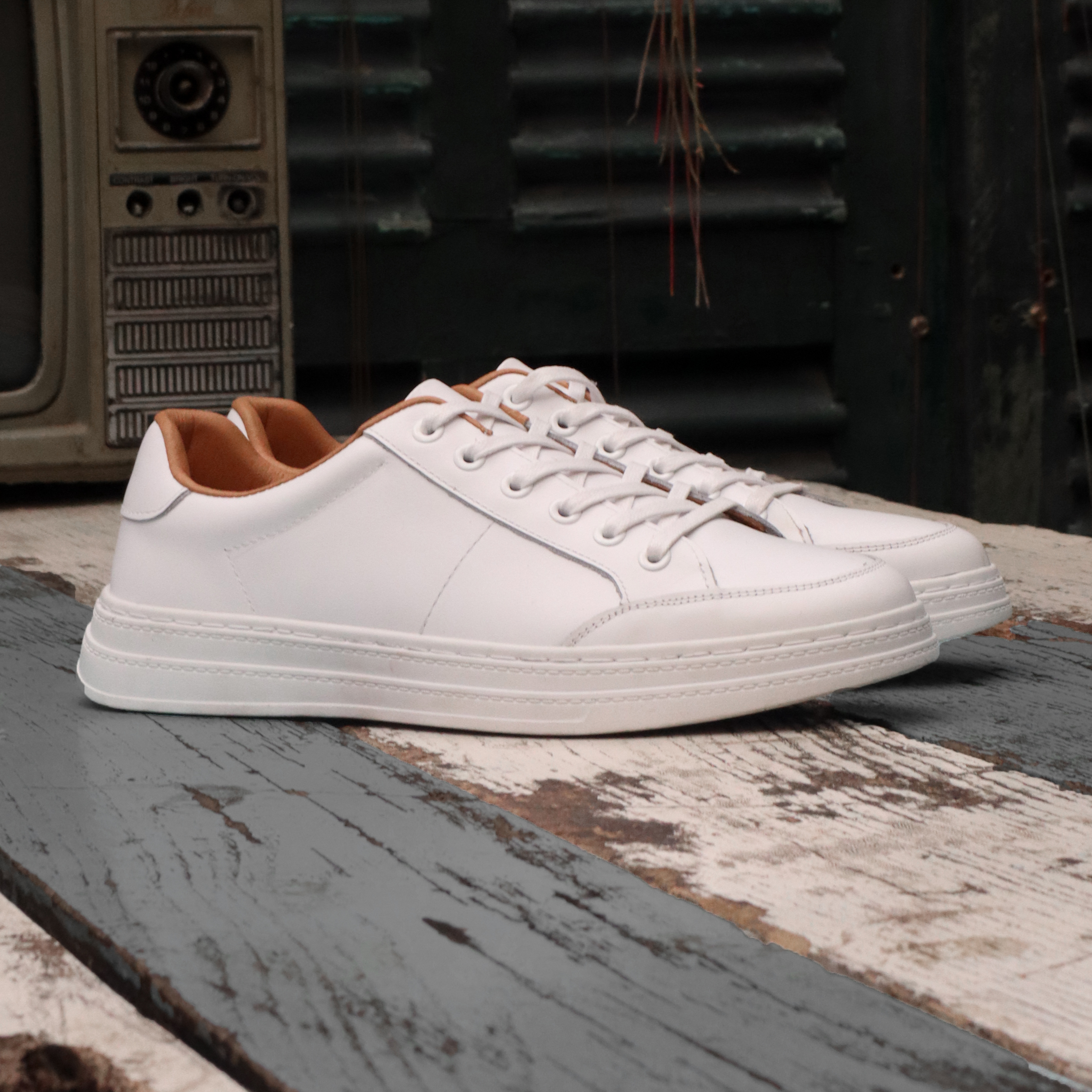 Giày sneaker da bò trắng LC2101 White Lucas Shoes