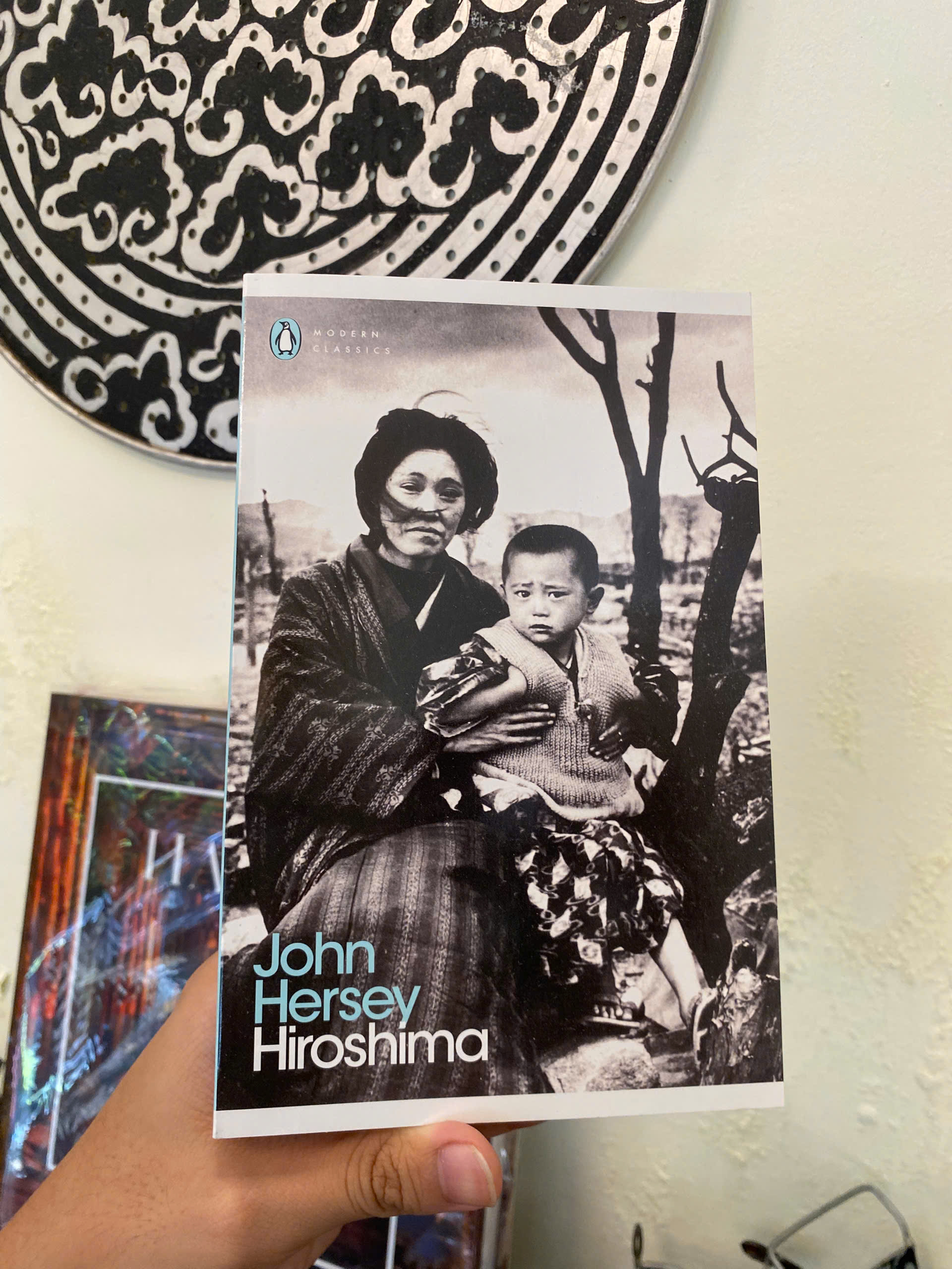 Sách - Hiroshima by John Hersey | Penguin Modern Classics - Historical English Book