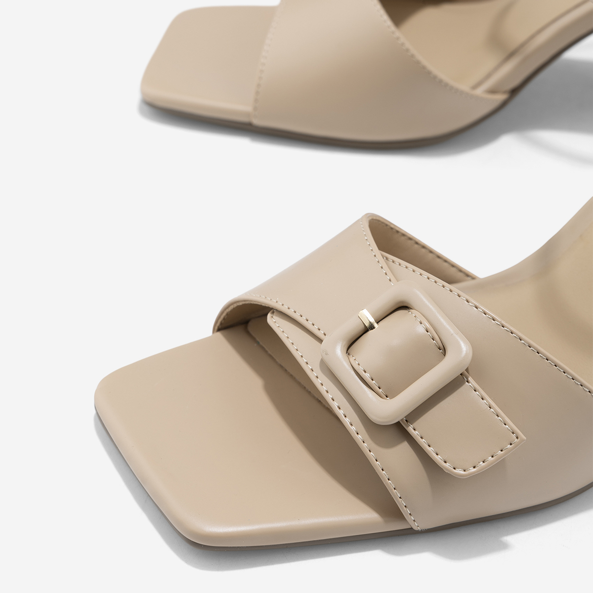 Vascara Giày Sandals Basic Nhấn Buckle - SDN 0799