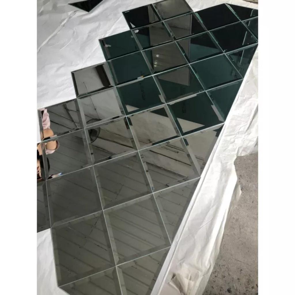 Gương dán tường thủy tinh siêu nét 30x30cm hình vuông