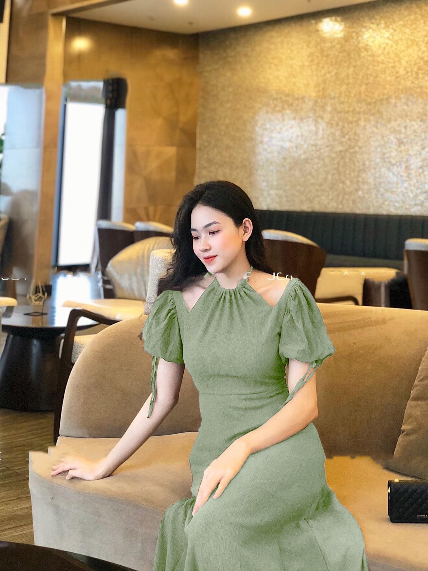 Đầm maxi cổ yếm cột nơ tay phồng tiểu thư