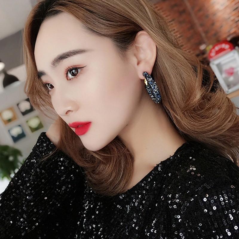 Khuyên tai tròn đính đá pha lê cổ điển