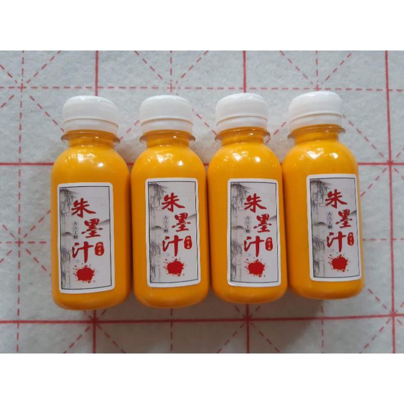 Mực vàng viết thư pháp