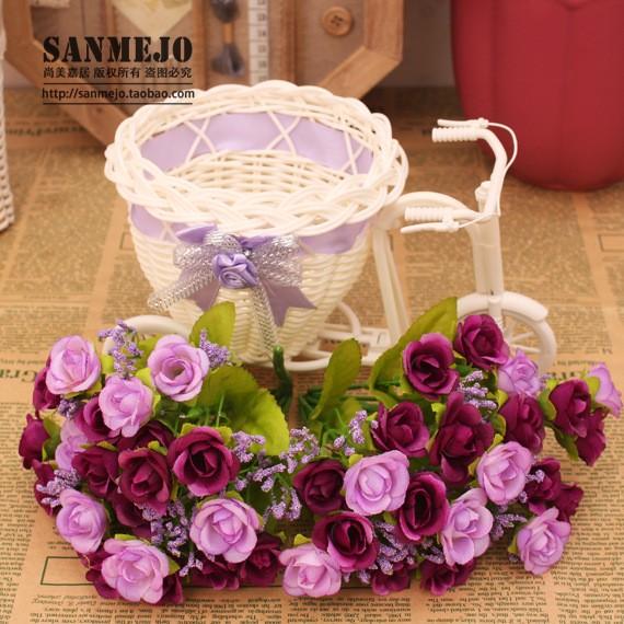 Xe đạp và giỏ hoa - hồng tím