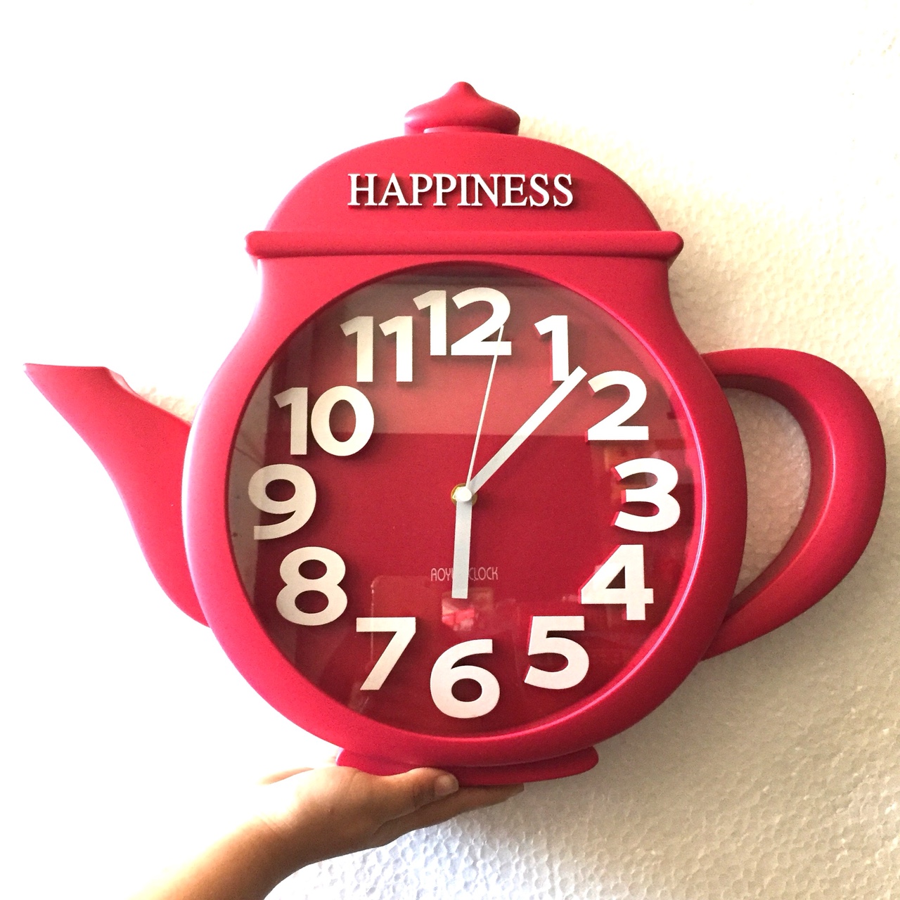 Đồng hồ treo tường hình ấm trà (giao màu ngẫu nhiên)