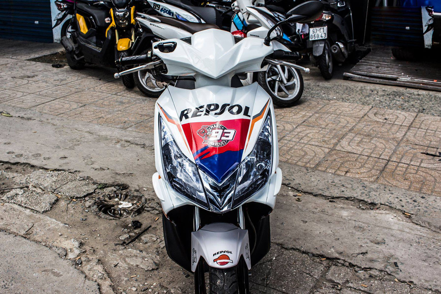 Tem trùm Air Blade 2010 White Repsol