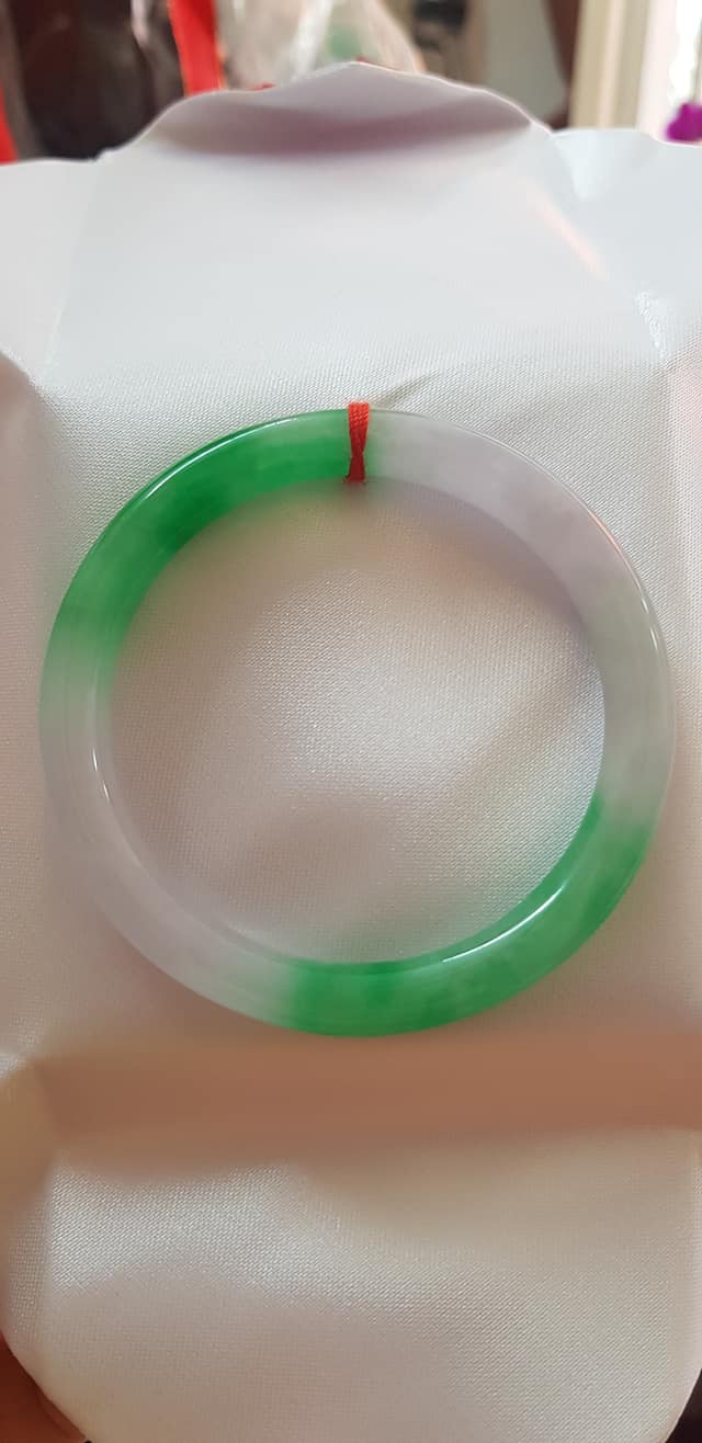 Vòng Cẩm Thạch mới TR Lý 54 mm x cọng 7,2mm Màu Xanh lý trắng đan xen đều vòng đẹp Nữ 52kg - 57kg đeo đẹp món quà tặng chính mình và người thân đeo đẹp ạ