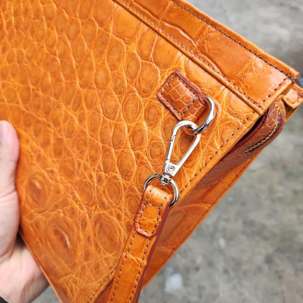 Kẹp nách Da Bụng Cá Sấu vàng bò siêu đẹp. Có khóa số bảo mật!