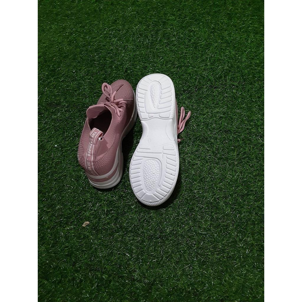 Giày snaker nữ,mã số A040,tăng chiều cao 7cm ,size từ 35-39.