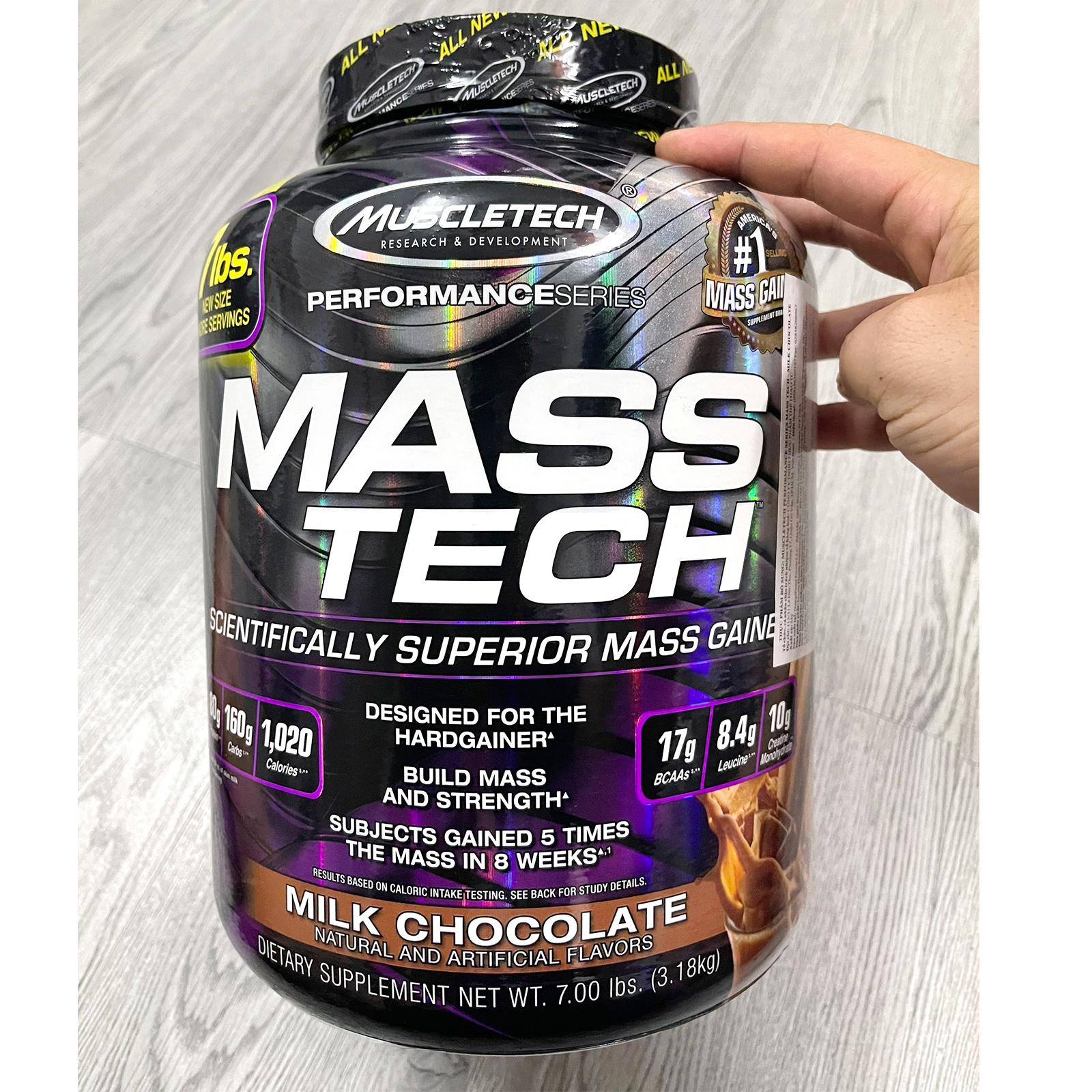 Combo Sữa tăng cân trung năng lượng MassTech của Muscletech hương Chocolate hộp 3.18kg hỗ trợ tăng cân tăng cơ nạc, hạn chế mỡ &amp; Bình shaker 600ml (Mẫu ngẫu nhiên)