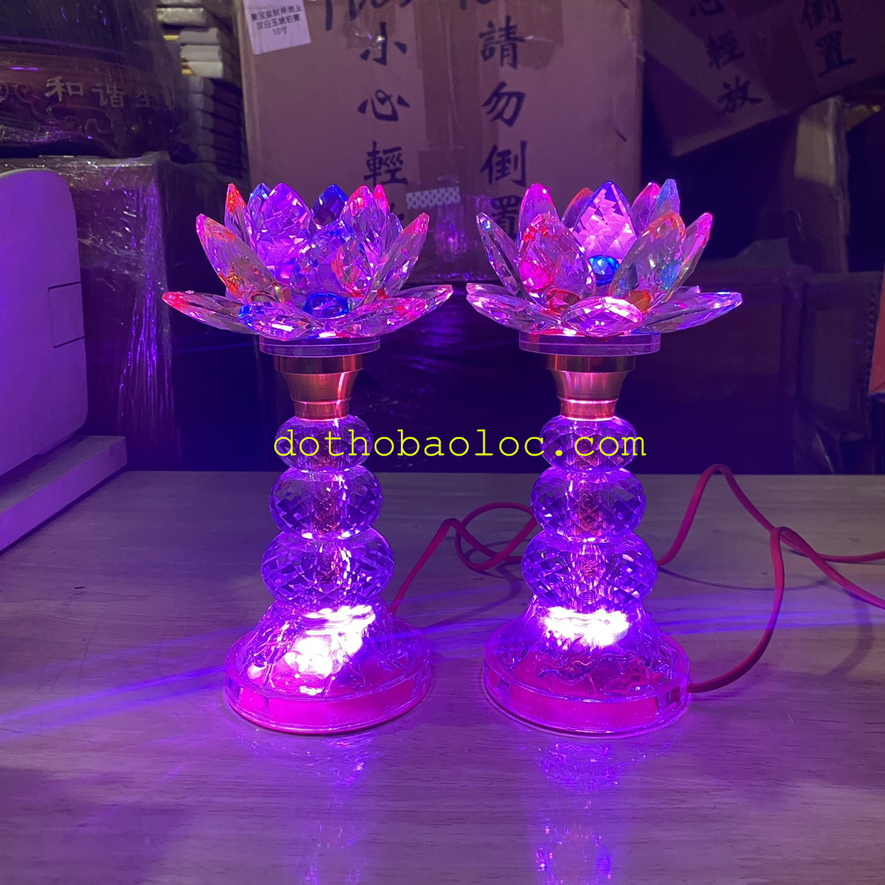 Đèn pha lê hoa sen 3 cục bông cao cấp nhập khẩu từ Đài Loan cao 22cm